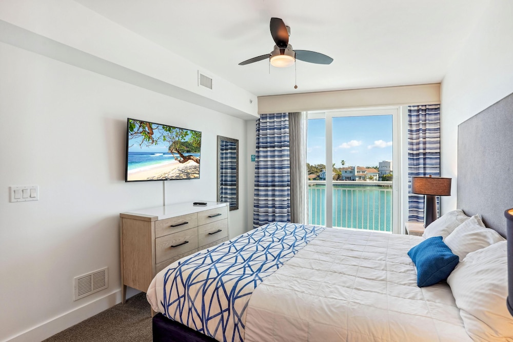 Oceana 301 East