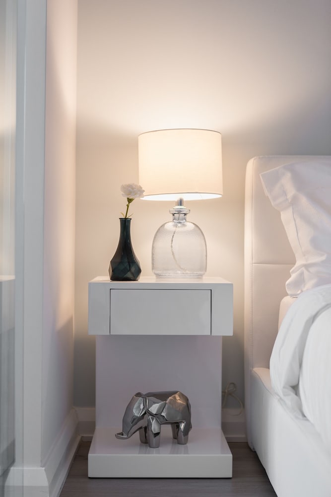 QuickStay - Class in Yorkville (Yonge & Bloor) - Image 2