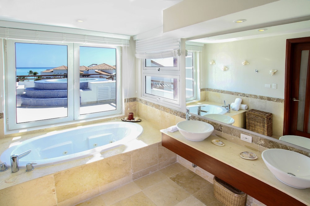 Punta Palmera Cap Cana by Essenza Retreats
