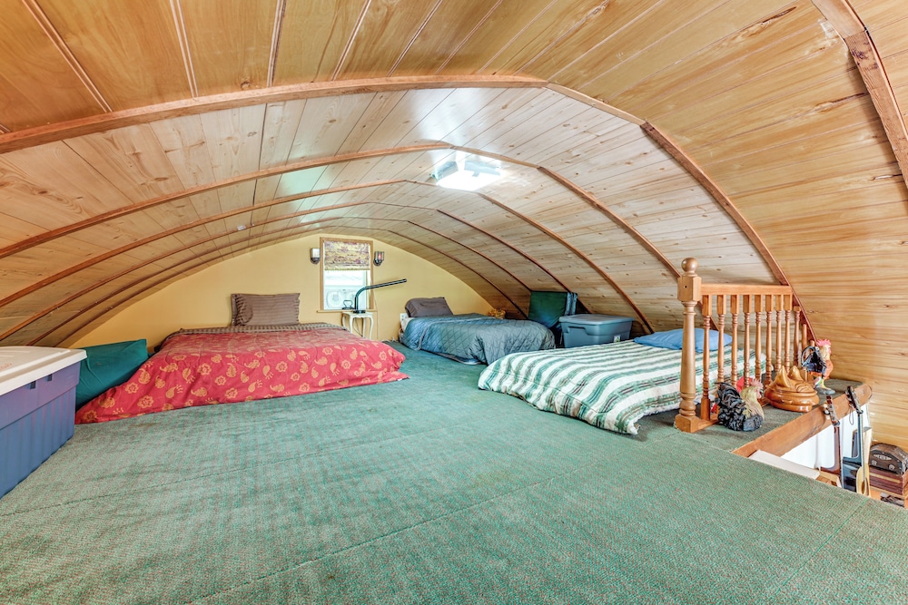 Hike & Fish: Delaware River Cabin w/ Views