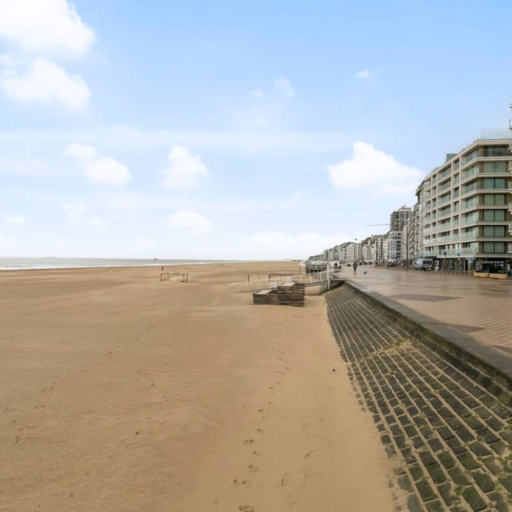 Cozy Apartment With Sea-view 1 min From Beach