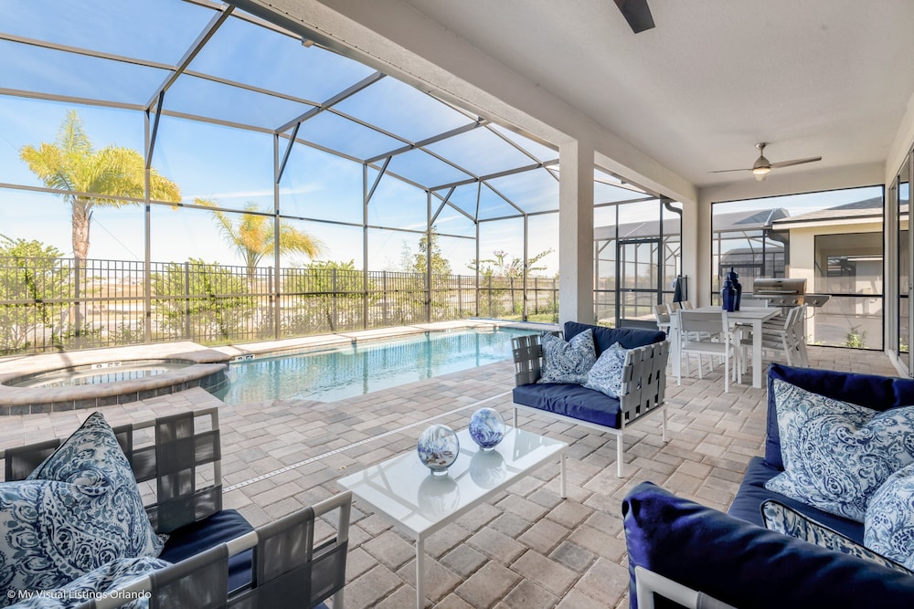 Exquisite 9bed 6.5ba Villa - Image 2