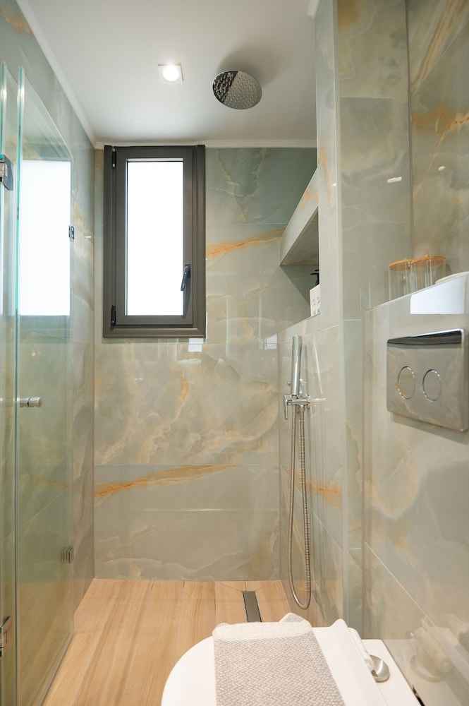 Olive Grove Panorama Suite Pende
