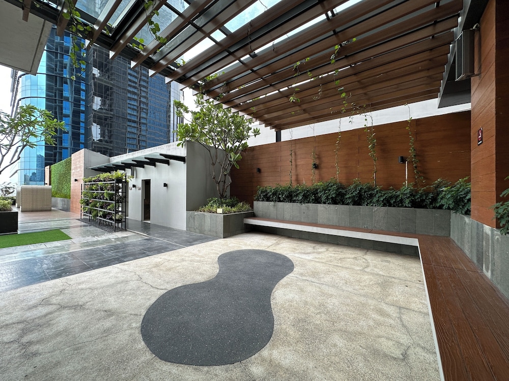 Spacious and Modern Studio SOHO Apartment at VieLoft SOHO and SKY Residence