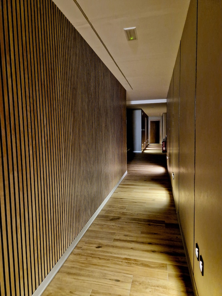Velvet Hostel Business