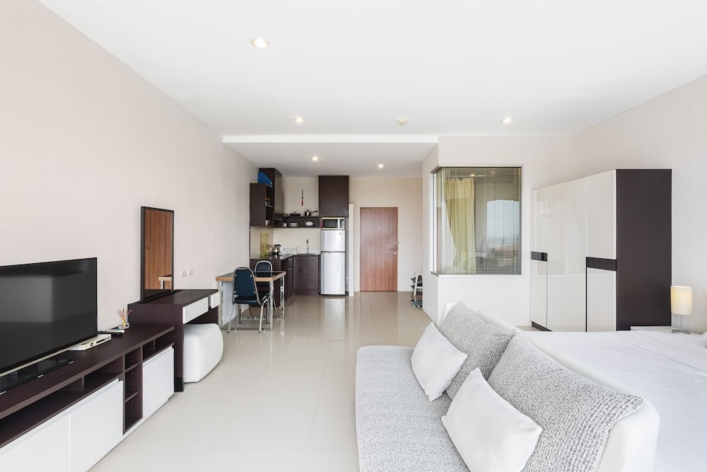 Studio in Chic Condo in Karon A510