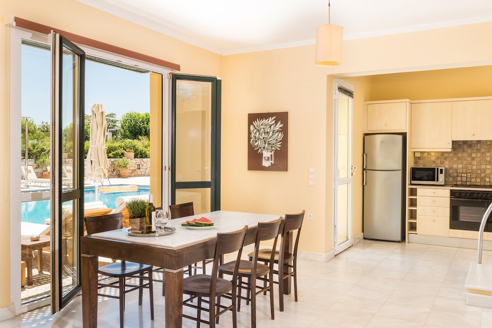 Daphnis Villas