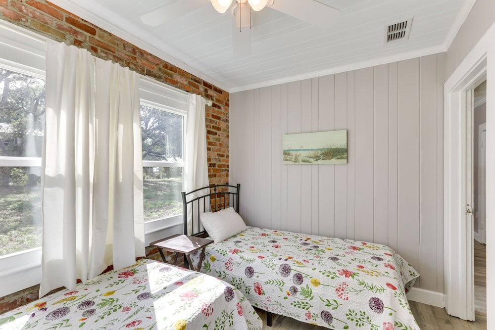 2 Mi to Mashes Sands Beach: Quiet Home w/ Dock! view 2