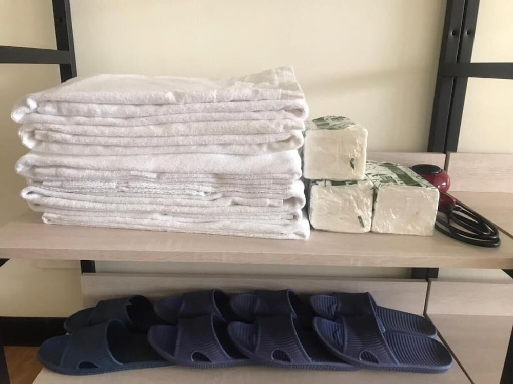 Hula Hotel - Hostel