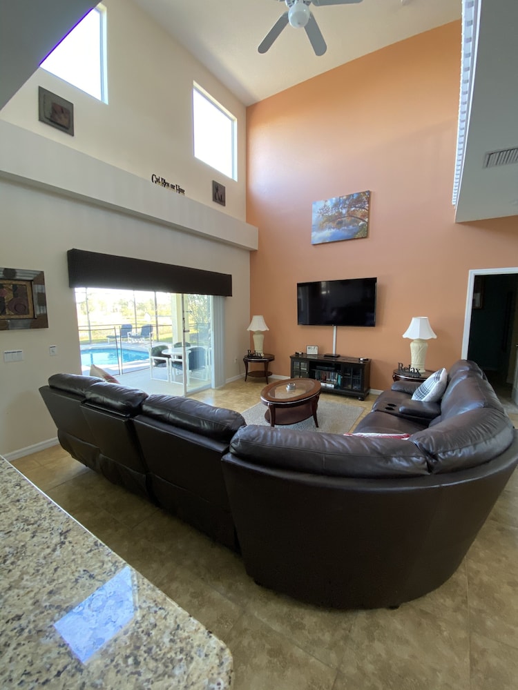 Balmoral Breeze 5 Bedrooms view 3