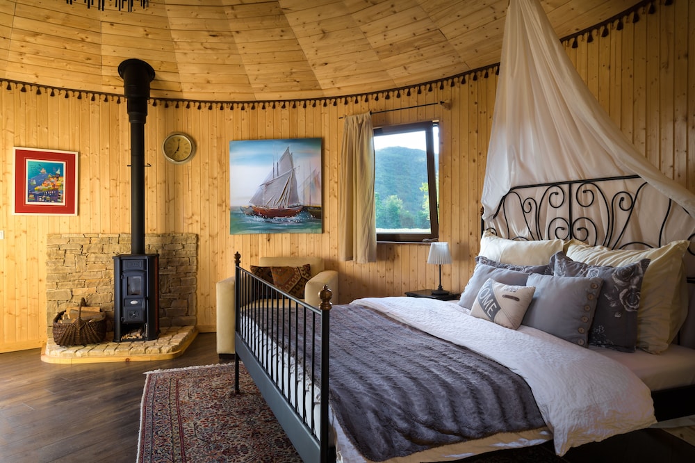 Linden Tree Retreat & Ranch