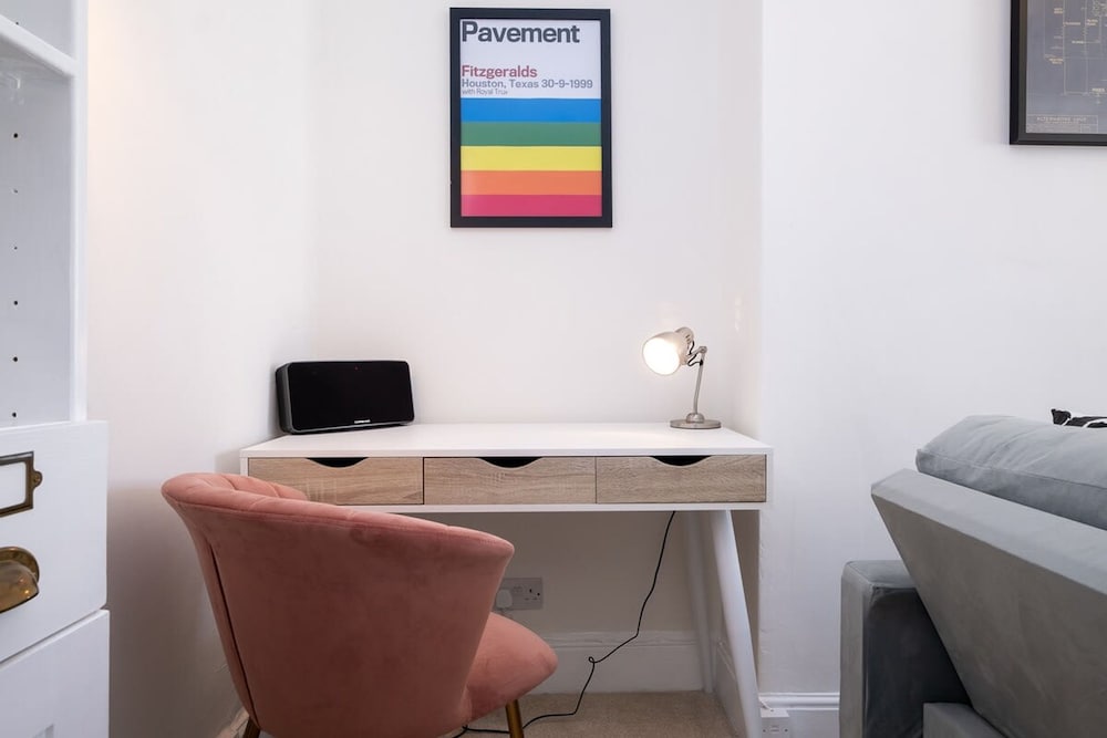 Host Stay Guildford Apartment