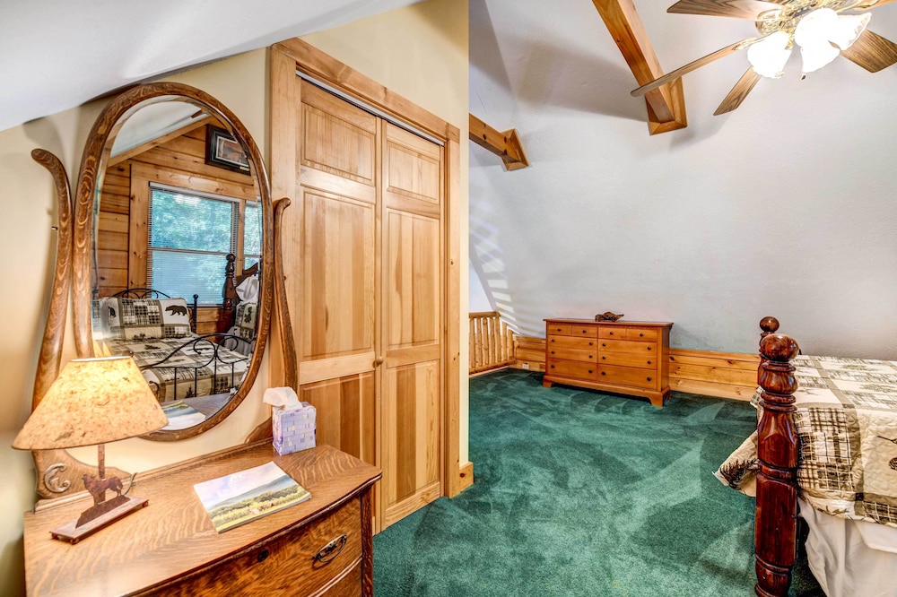 Waynesville Cabin w/ Covered Deck & Fire Pit! view 3
