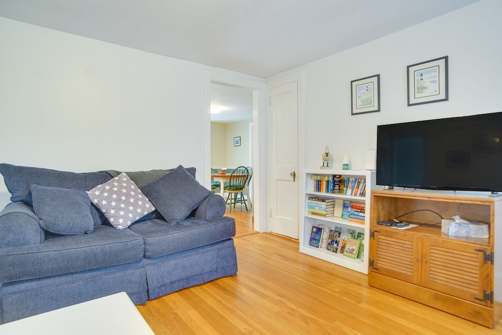 1 Mi to Marina: Hyannis Home w/ Furnished Deck