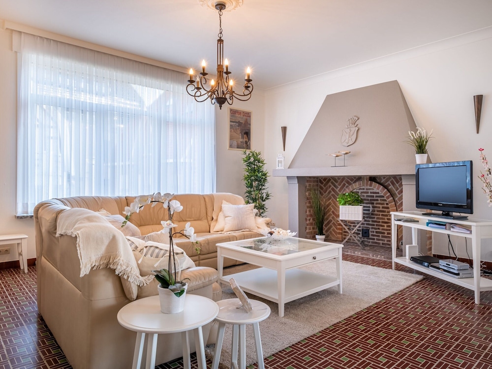 Villa in Koksijde With Sunny Garden