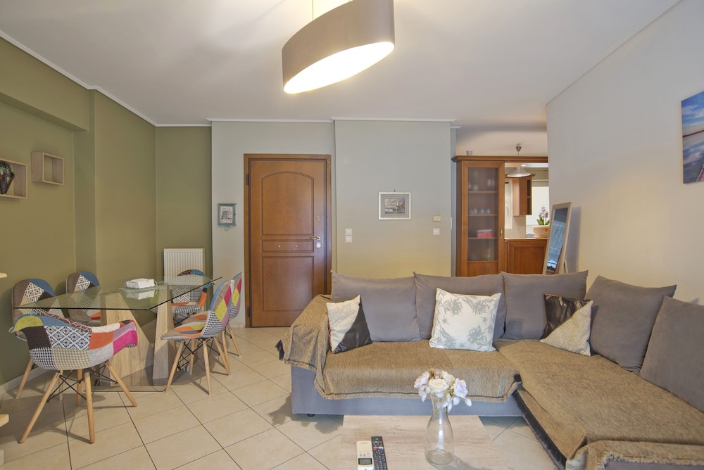 Seaside Apartment in Piraeus