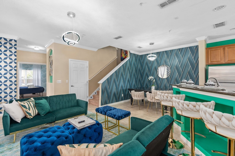 Super Fly- Movie Loft w Recliners Near Disney