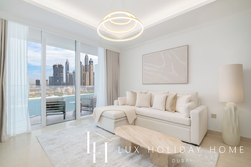LUX  The Palace Residence Suite 2