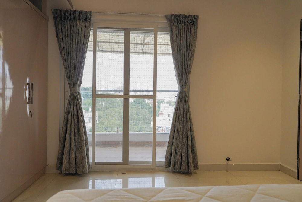Aurelia Apartment By Red Olive 4bhk 30min Hitech