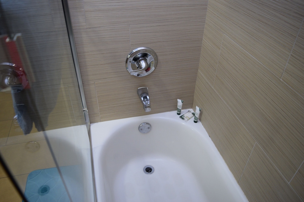 2 Bed 2 Bath in Studio City