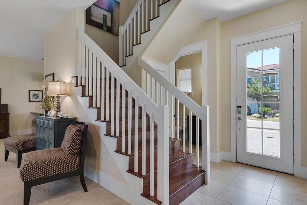 Beyond the Sea 5 Bedroom Holiday Home by Five Star Properties