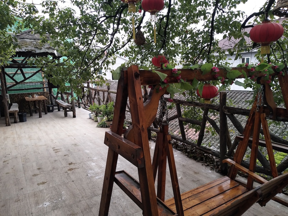 Lishui Liandu Red House Inn