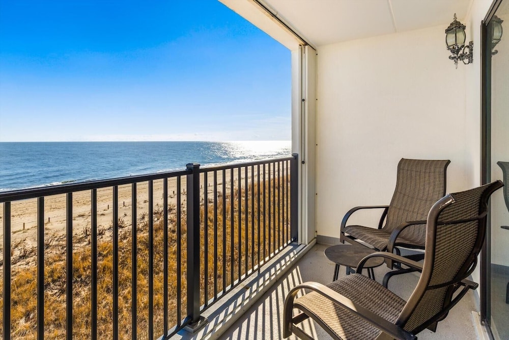 Golden Surf 301 2 Bedroom Condo