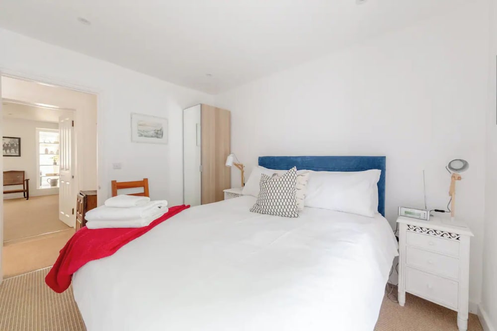 Beautifully Refurbished 2BD Flat- Clapham