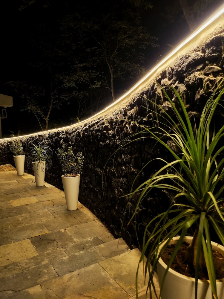 Bird's Nest Resort - Shahapur