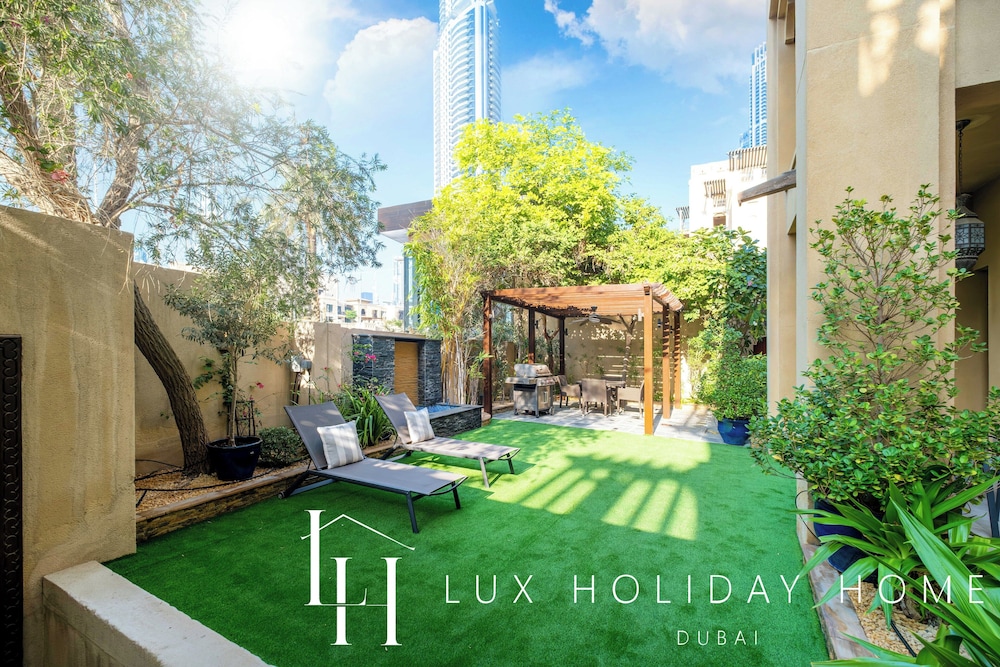 LUX The Burj Khalifa View Garden Suite