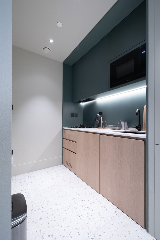Modern Studio at Upside Living With Burj Views - Business Travelers