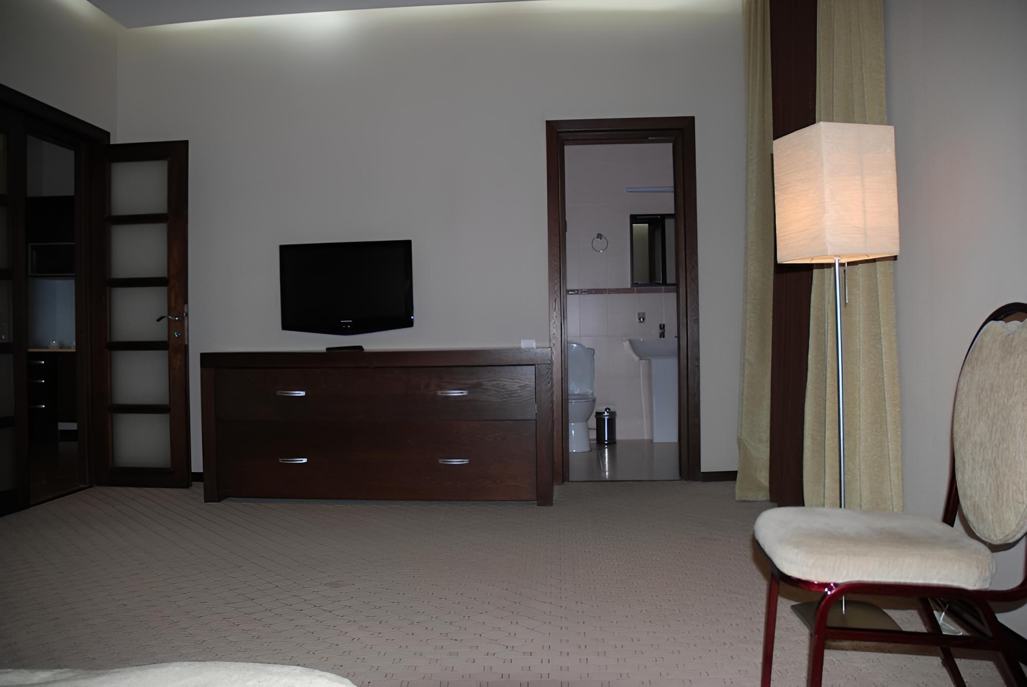 D'Plaza Hotel