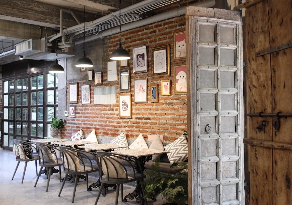 Cataleya Estate Boutique Hotel