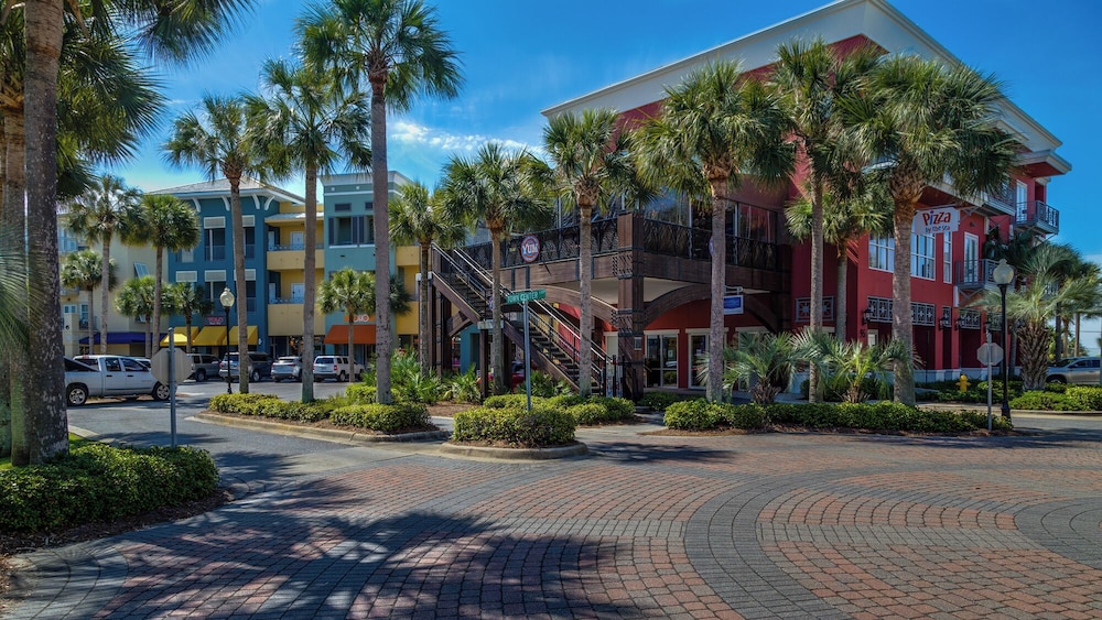 5BR Home w/ Private Heated Pool, Golf Cart, 4 Bikes, Near 30a!
