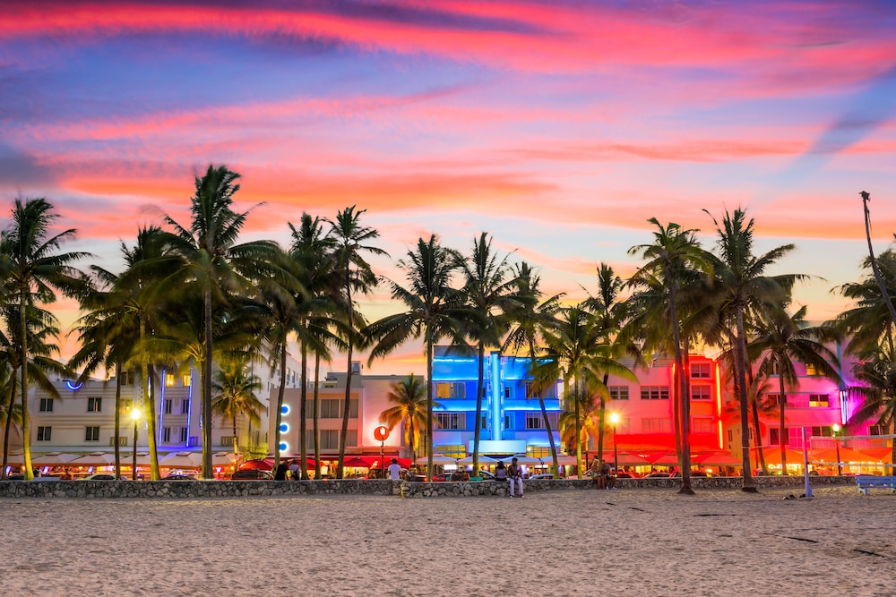 Happy Escape, 15 Min to Beach, Massage Shower Jets, Bar, and BBQ