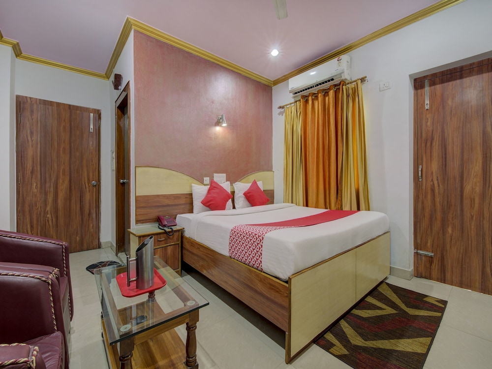 OYO 4275 Hotel Sunraj Residency - Property Image 11