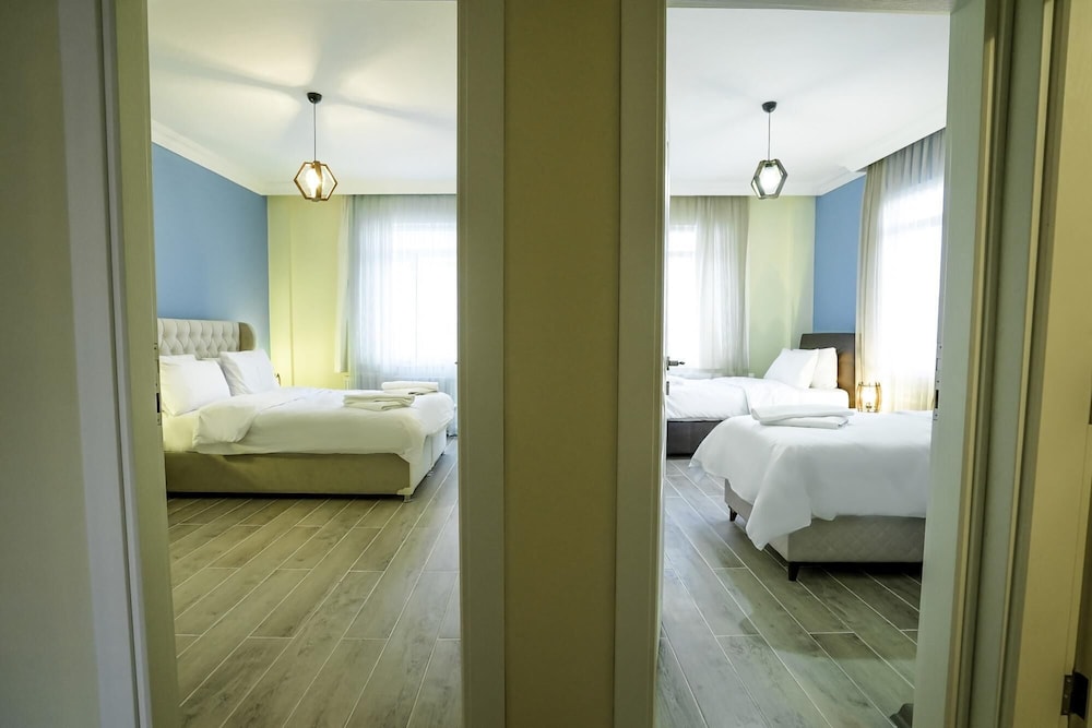 Central and Comfy Flat With Balcony in Muratpasa