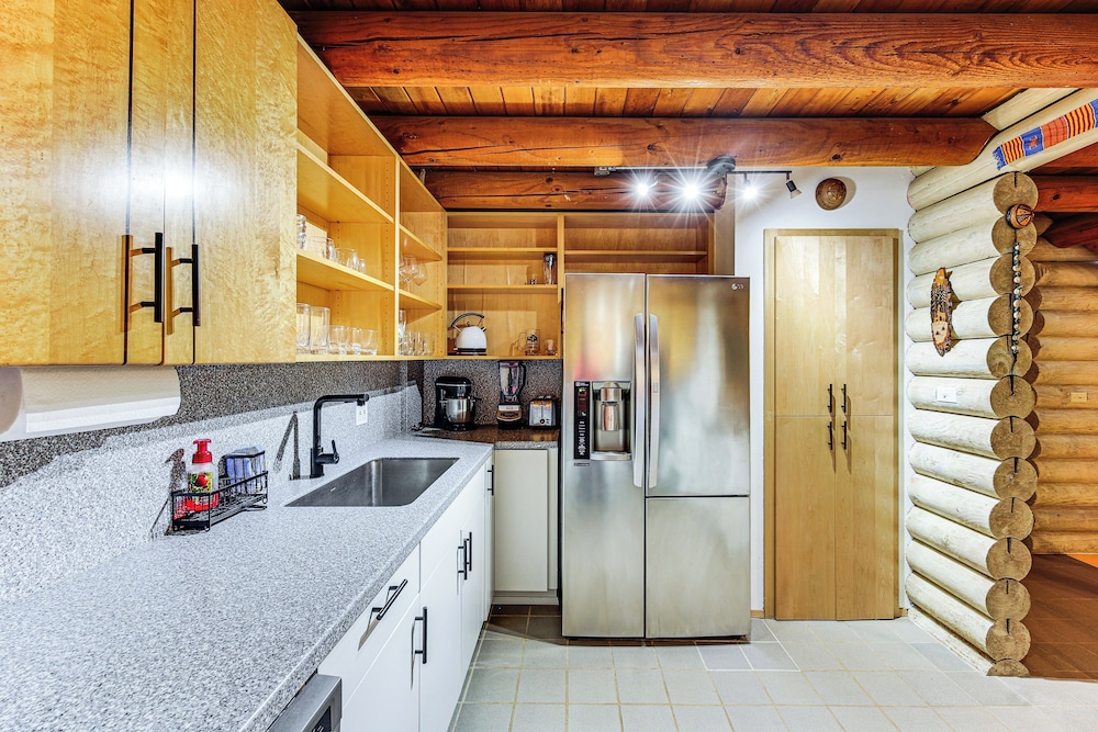 Lake Margaret Access: Boho Log Cabin w/ Backyard
