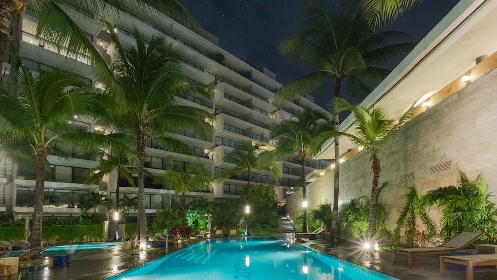 Grand Club Marina Condo at Live Aqua Private Residences Nima Bay