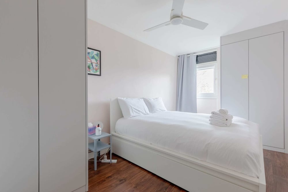 Scandi-style 2BD Maisonette W/garden Brick Lane!