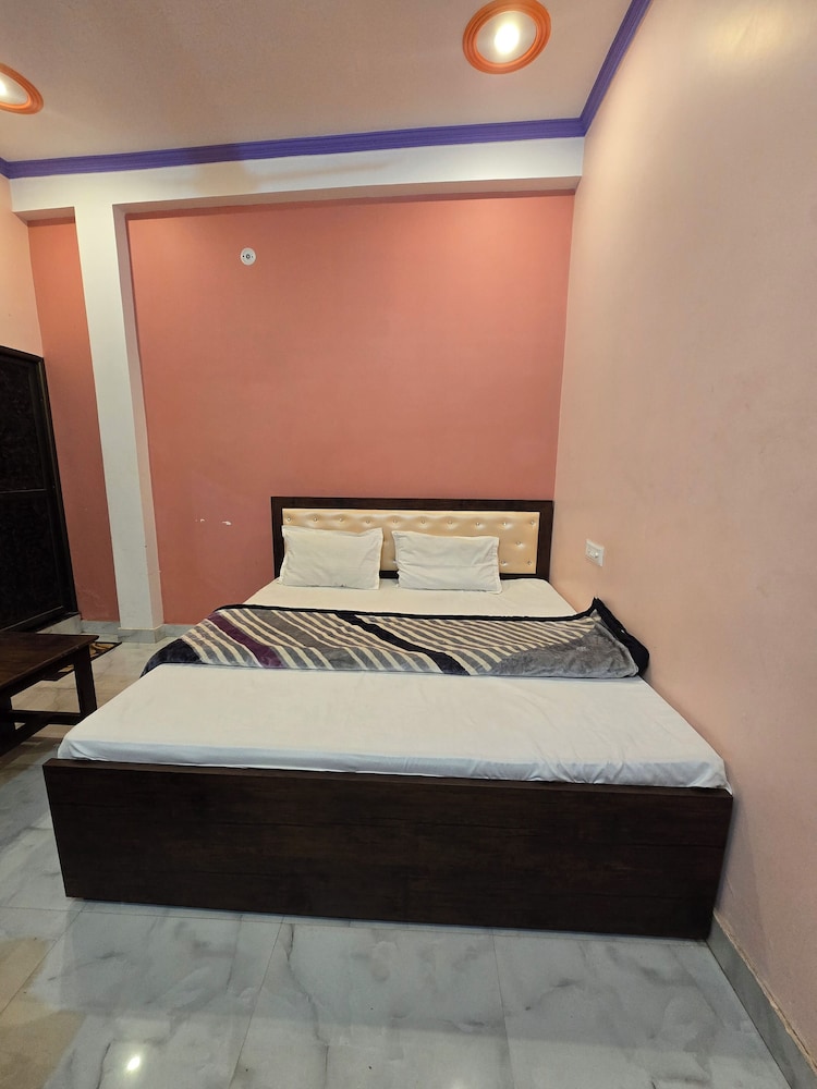 Avadh Dham Guest House