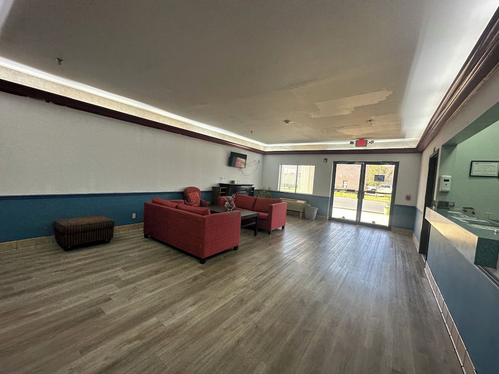 Budget Inn, Hwy 41