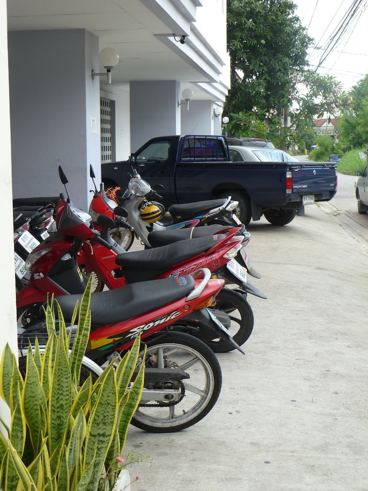 Thanapa Mansion - Hostel - Image 5