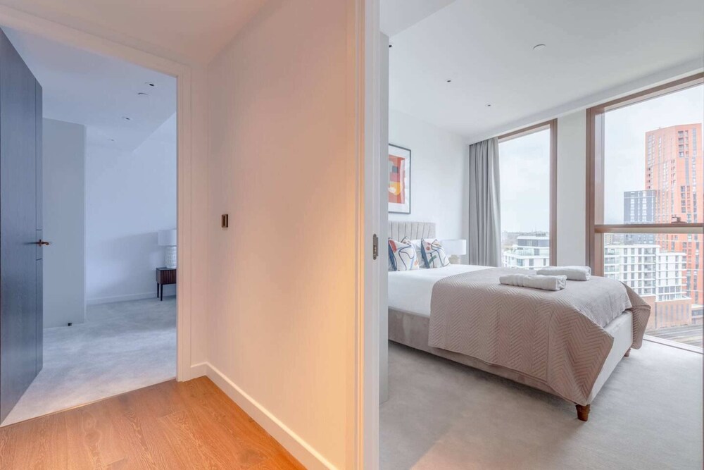 Luxurious 2BD Flat by the River Thames - Vauxhall