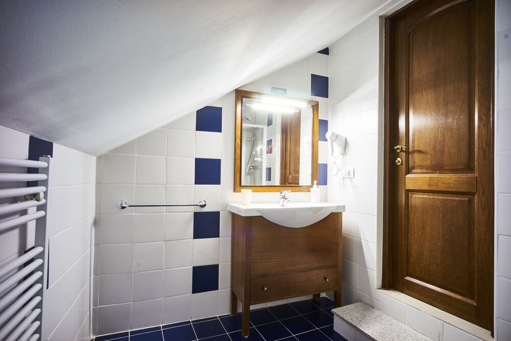 Cozy Attic Room V view 5
