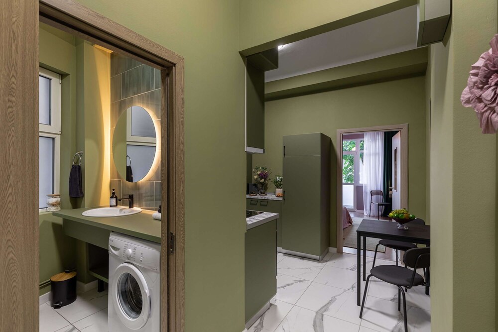 Serene 1BR Apartment in University Square