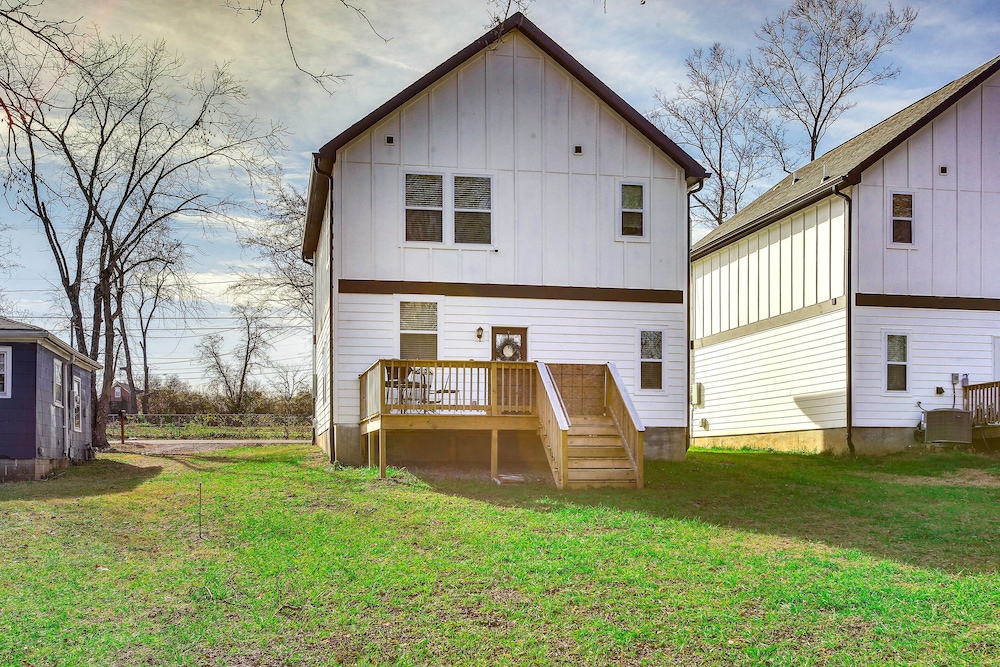 Pet-friendly Gallatin Home w/ Deck, 1 Mi to Town! view 4