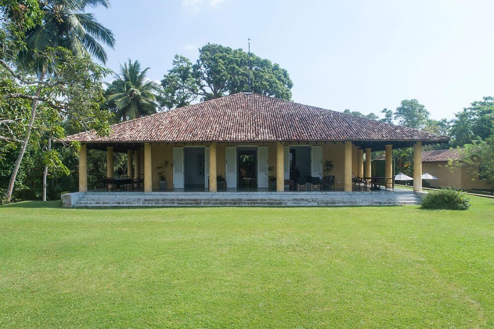 Historically Important Architecturally Stunning Hilltop Villa view 4