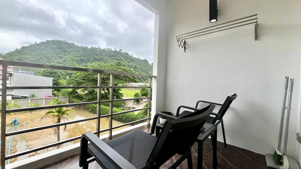 6-49 - 1 Bdr Condo With Balcony and Shared Pool view 3