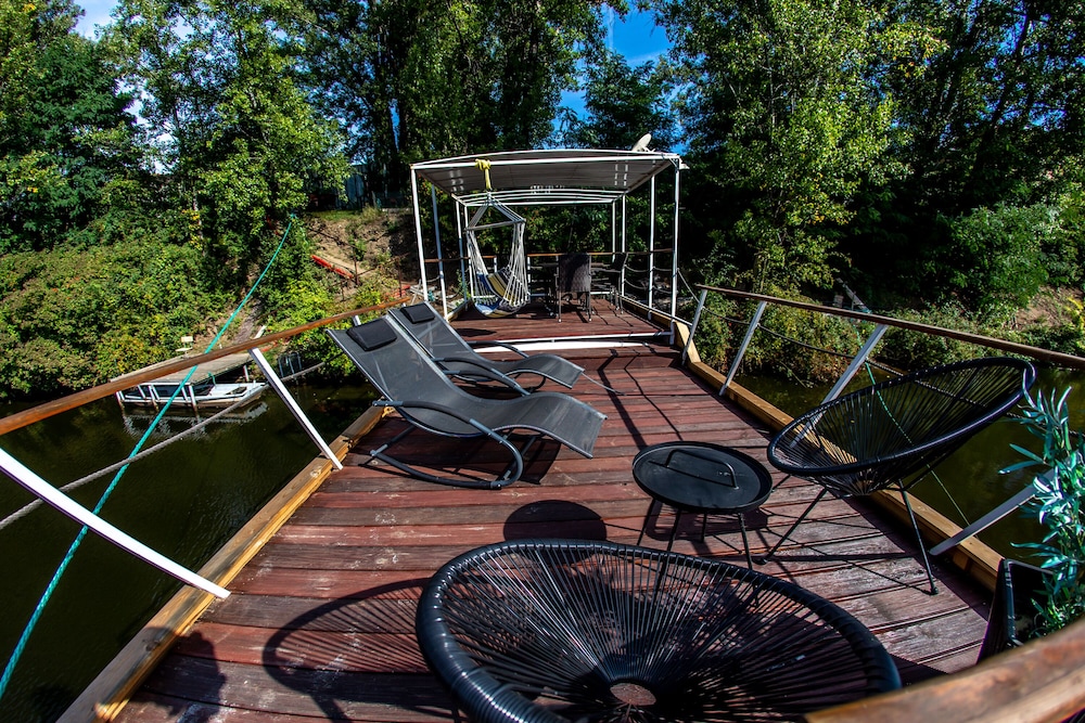 Prague Bay Houseboats